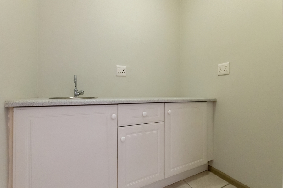 4 Bedroom Property for Sale in Middedorp Western Cape